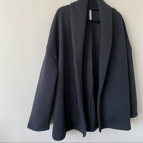 FABLETICS-BLACK Vanessa Quilted Cardigan (Size:Medium) - Picture 3 of 9